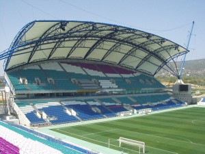 Dopo aver girovagato per mezza Europa, attualmente il Normanno allena qui, nell' Estádio de São Luís, casa del Farense.